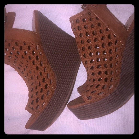 Summer Wedges 7.5 Excellent New Condition - Picture 1 of 4